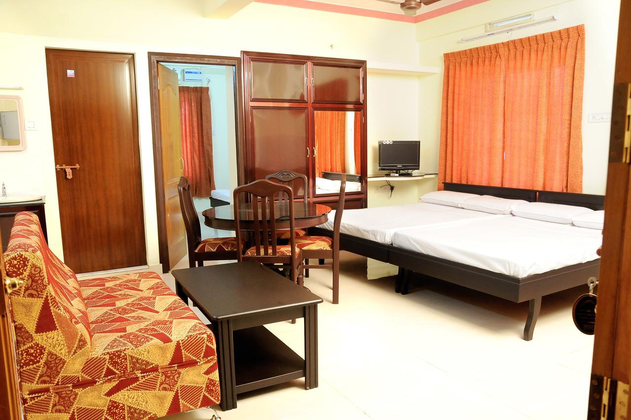 Anandkrishna Residency Hotel Guruvayur Exterior photo